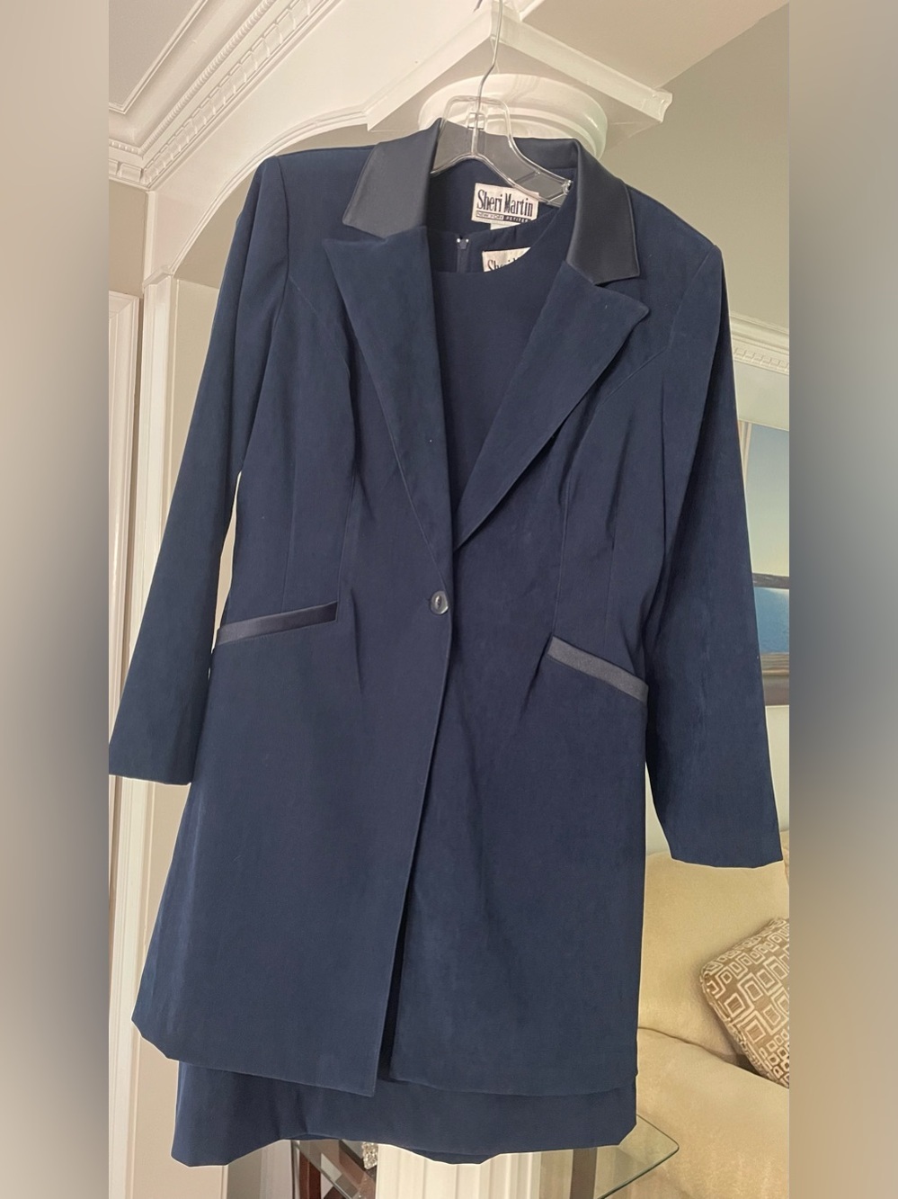 Sheri Martin Navy Women's Single-Button two dress suit in Navy blue. Vintage.